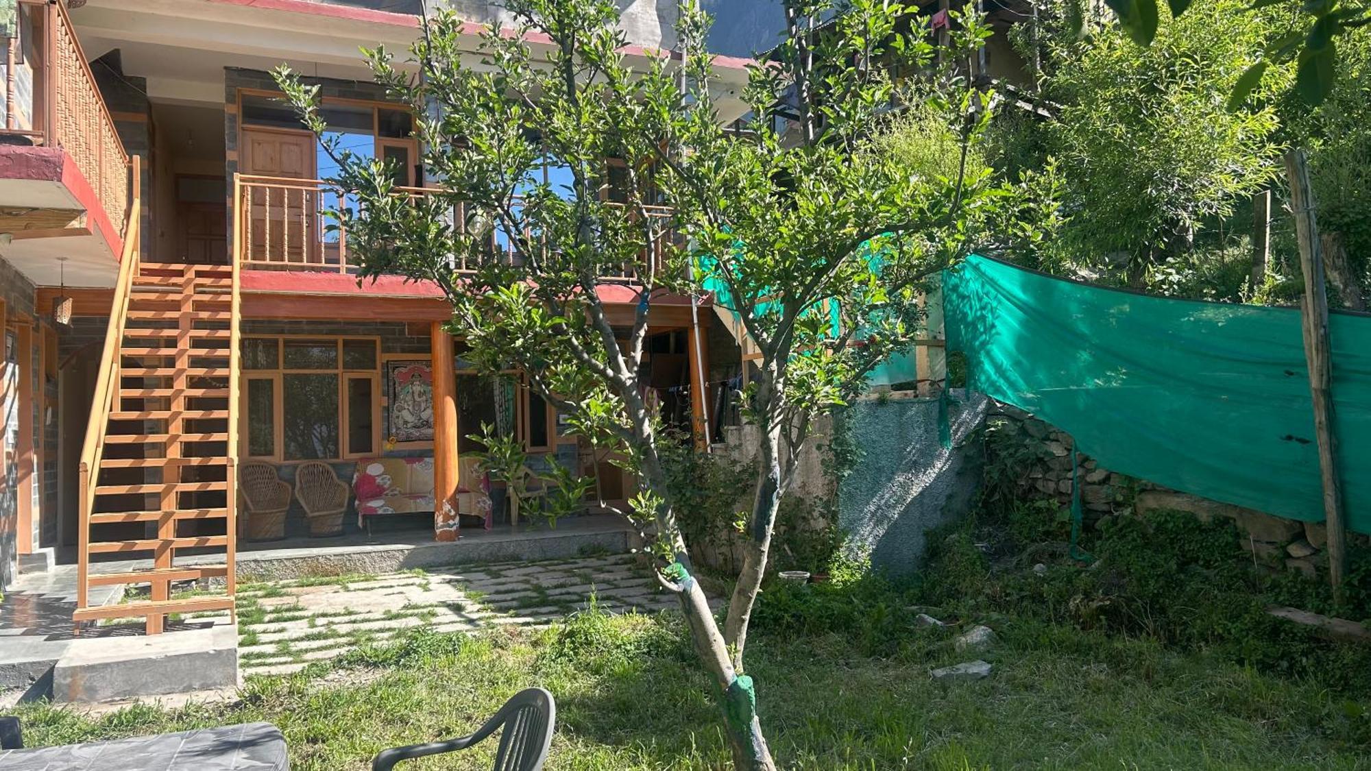 מנאלי Sunface Homestay מראה חיצוני תמונה