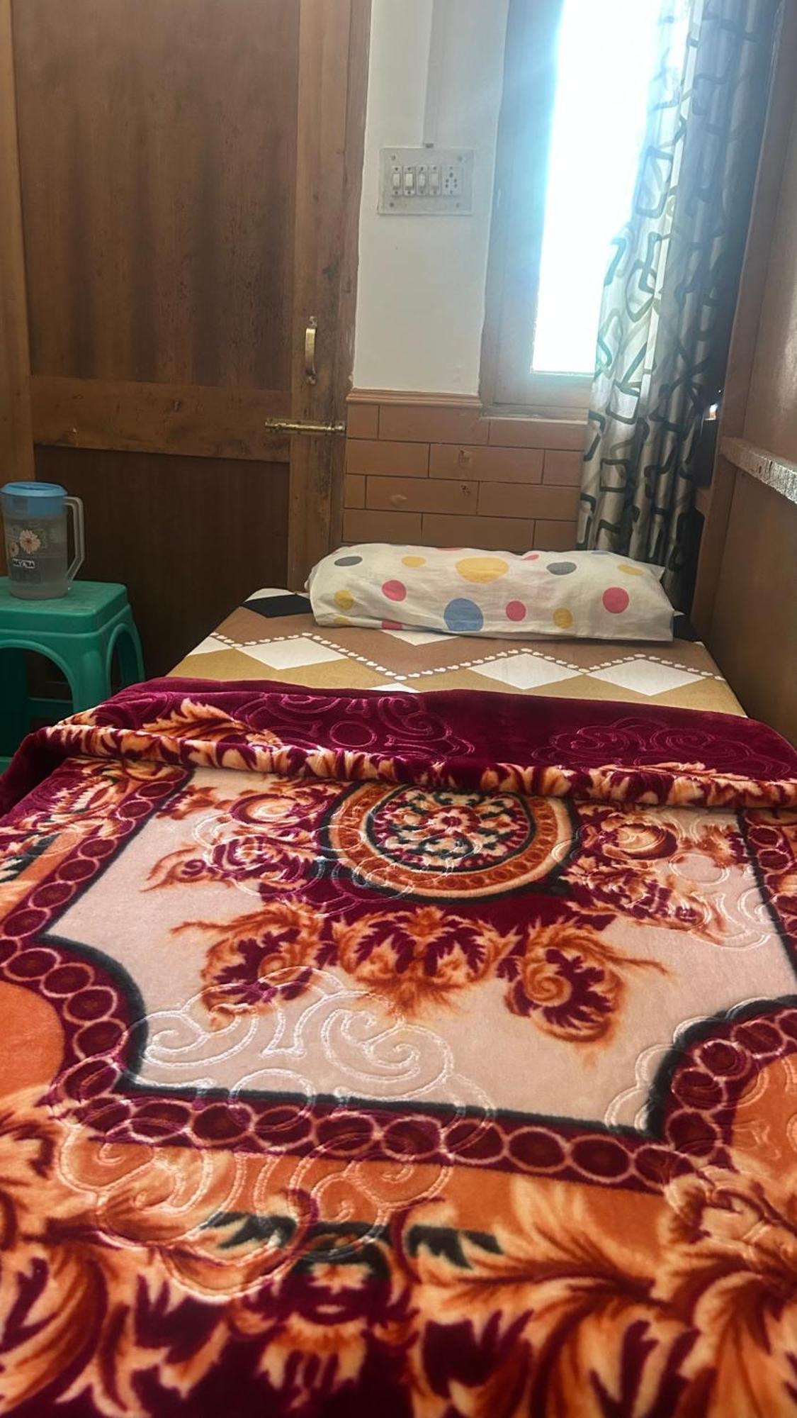 מנאלי Sunface Homestay מראה חיצוני תמונה