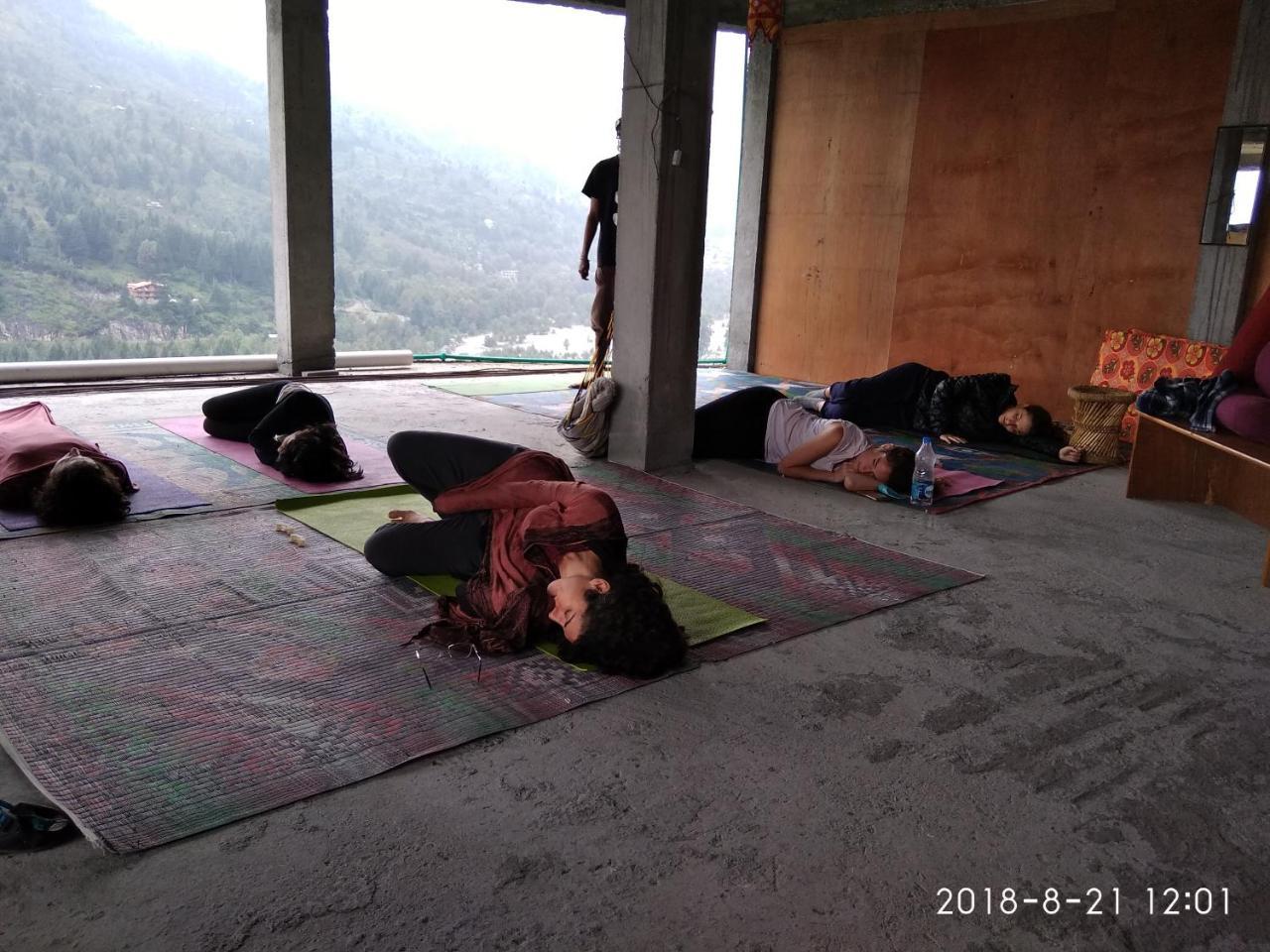 מנאלי Sunface Homestay מראה חיצוני תמונה