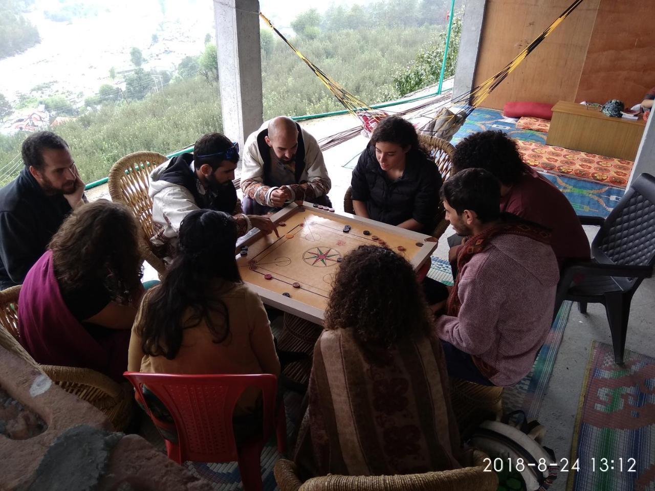 מנאלי Sunface Homestay מראה חיצוני תמונה