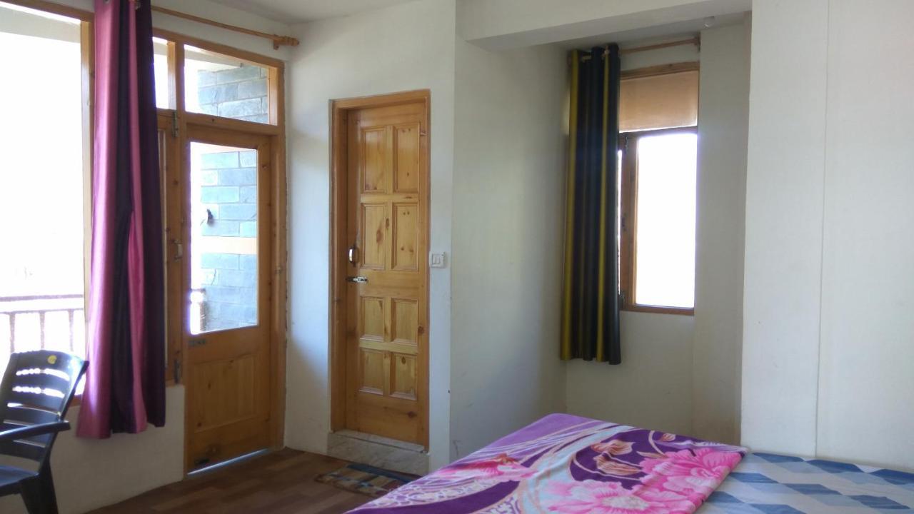 מנאלי Sunface Homestay מראה חיצוני תמונה