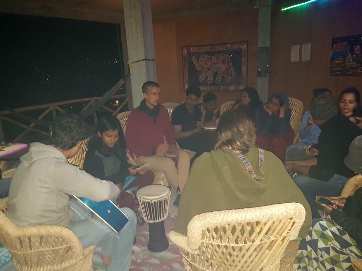 מנאלי Sunface Homestay מראה חיצוני תמונה