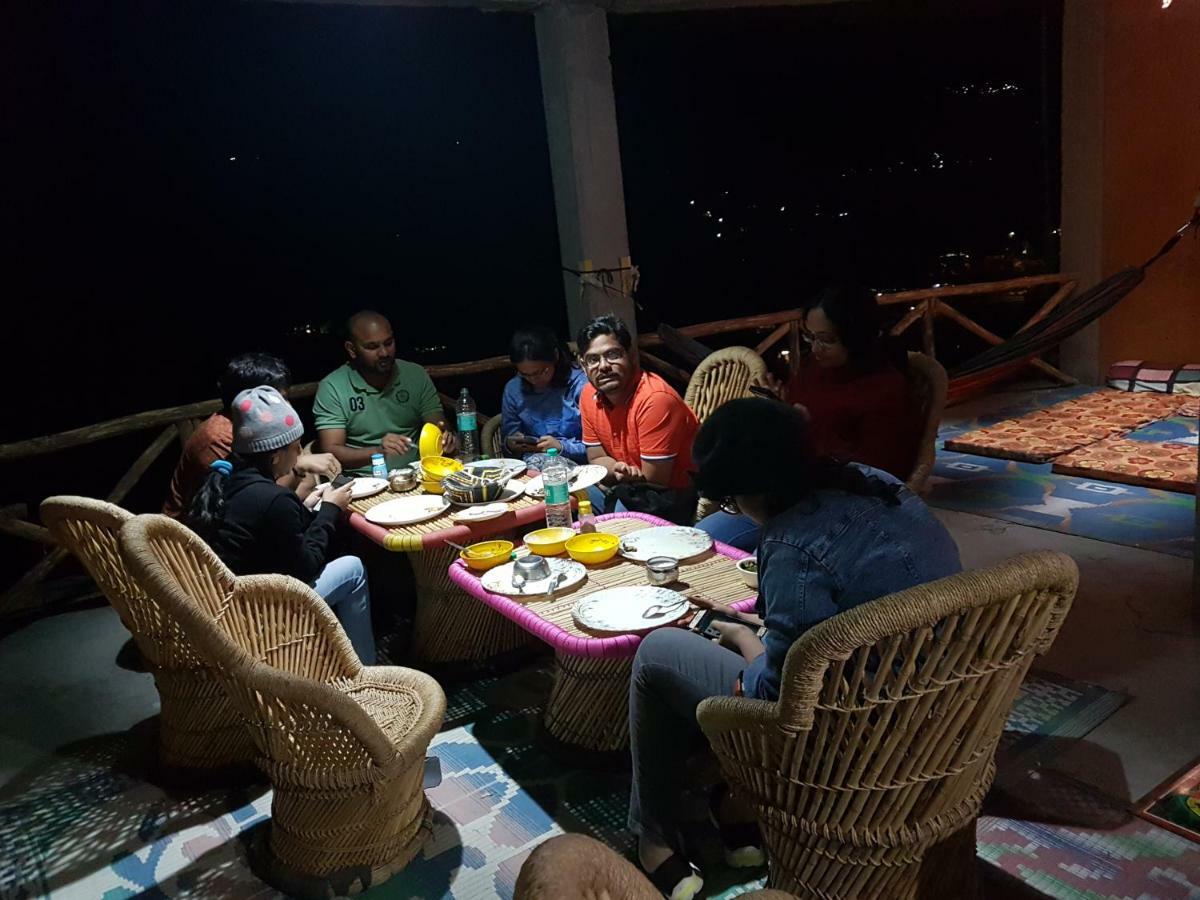 מנאלי Sunface Homestay מראה חיצוני תמונה